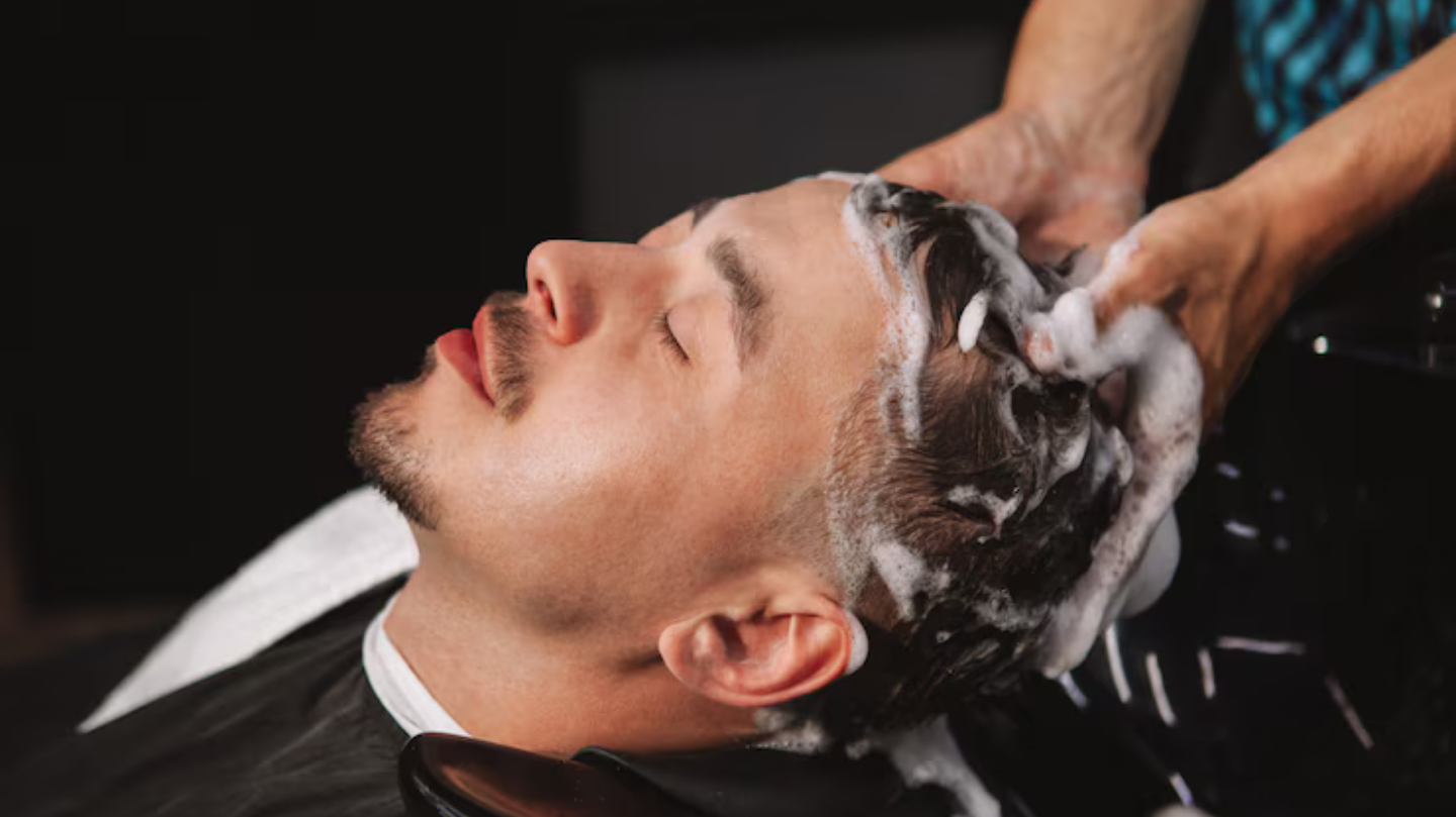 Anti-dandruff hair treatment